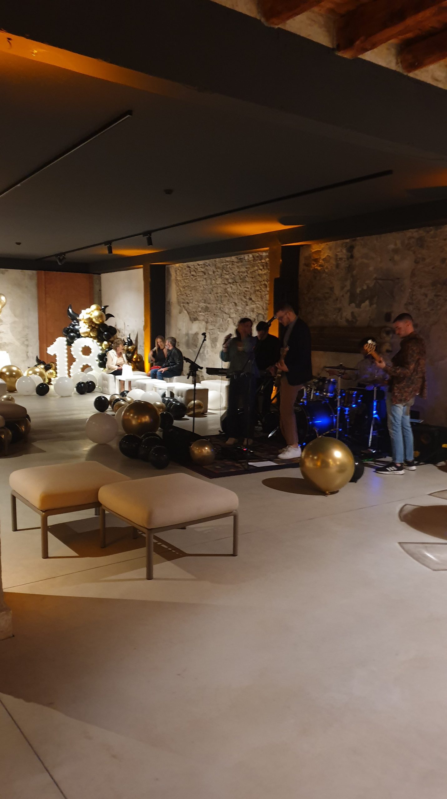 Gioco di gruppo durante un ricevimento di matrimonio animato da Paolo Furlan